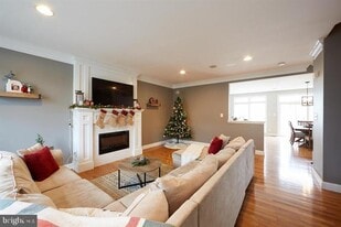 2105 Northridge Way in Phoenixville, PA - Building Photo