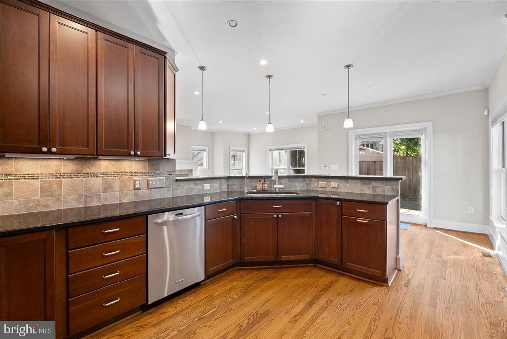 902 Ramsey St in Alexandria, VA - Building Photo