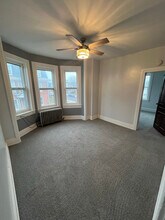 100 S Broad St in Hallam, PA - Foto de edificio - Building Photo