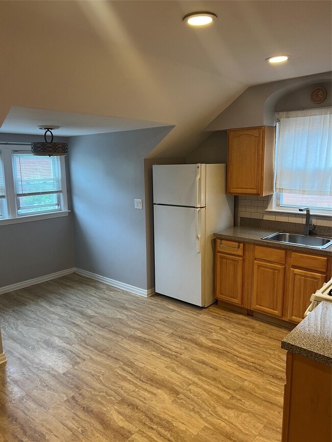 166-40 17th Ave in Queens, NY - Building Photo - Building Photo