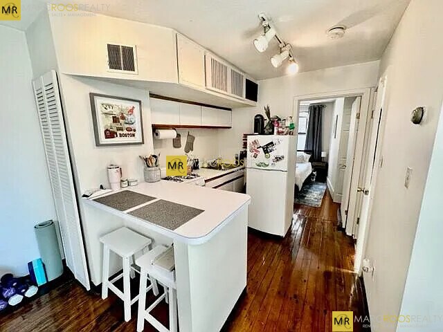 13 Charter St, Unit Charter St #2 in Boston, MA - Building Photo - Building Photo