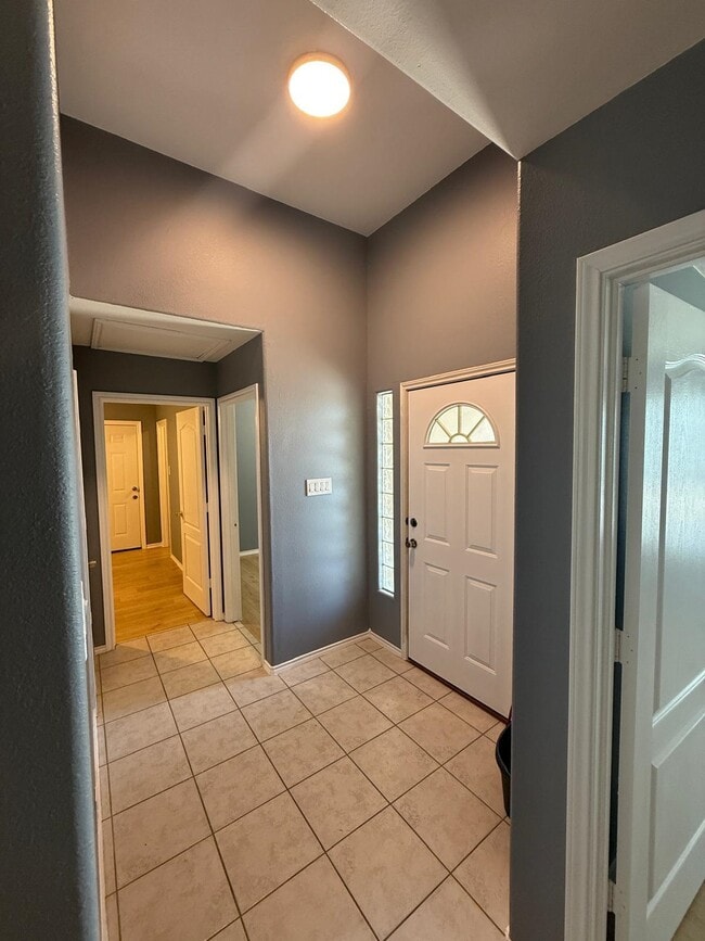 1207 Dixie Ln in Laredo, TX - Building Photo - Building Photo