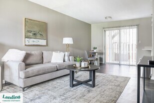 6111 Allisonville Rd in Indianapolis, IN - Building Photo