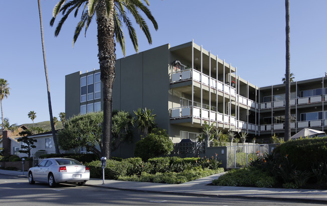 330 Cliff Drive in Laguna Beach, CA - Building Photo - Building Photo