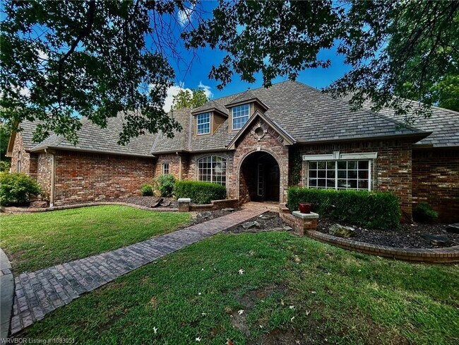 1808 Oak Forest Dr in Edmond, OK - Building Photo - Building Photo