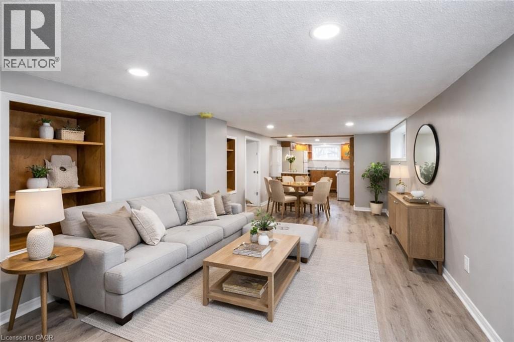 66 Weir St S in Hamilton, ON - Building Photo