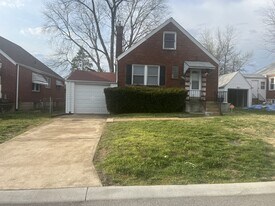 8955 Mayfield Ct in Jennings, MO - Building Photo