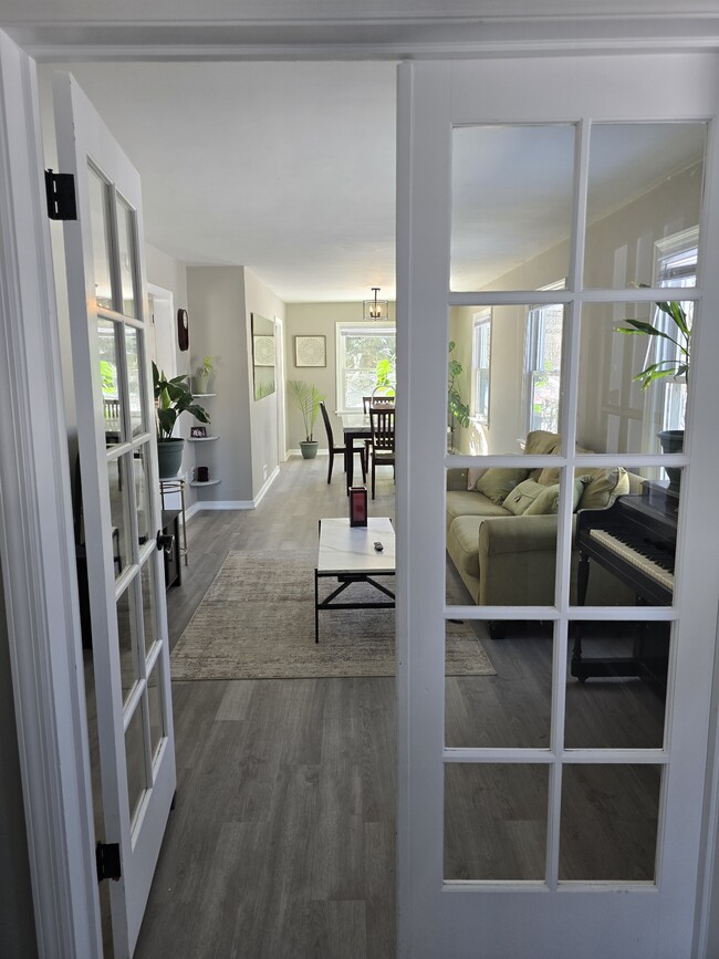 10535 W Spring Green Rd in Hales Corners, WI - Building Photo - Building Photo