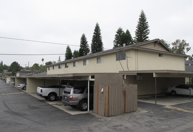 Parkwood Apartments in La Mirada, CA - Foto de edificio - Building Photo