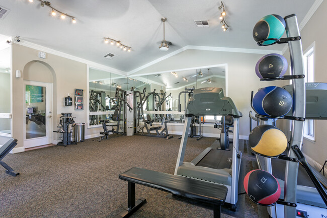 Manchester Court in Modesto, CA - Building Photo - Interior Photo
