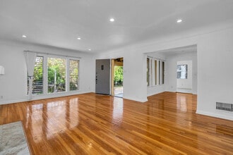 867 S Le Doux Rd in Los Angeles, CA - Building Photo - Building Photo