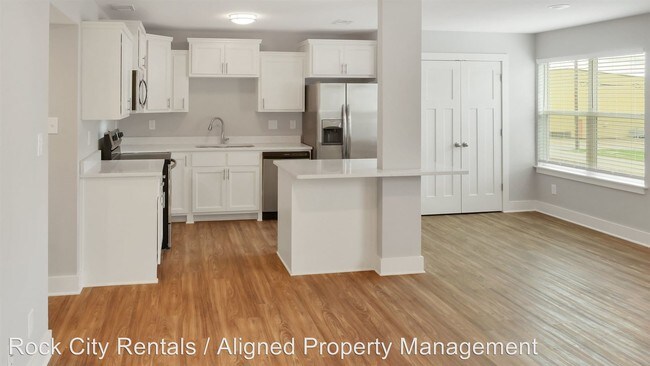 300 W Pleasure Ave in Searcy, AR - Building Photo - Building Photo
