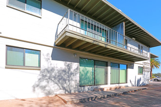 Broadway Village Apartments in Tucson, AZ - Building Photo - Building Photo