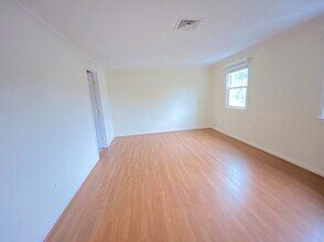 546 Lincoln St in Waltham, MA - Building Photo - Building Photo