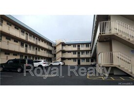 1325 N School St in Honolulu, HI - Building Photo