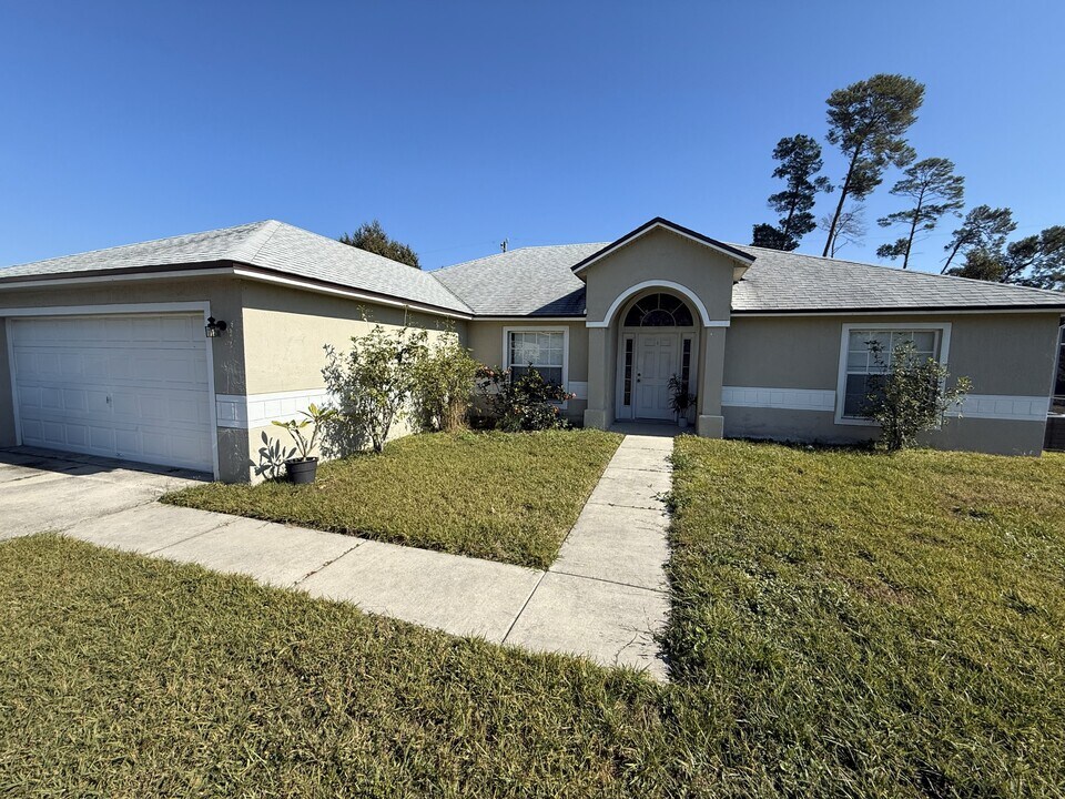 459 Abeno Ave in Deltona, FL - Building Photo