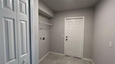 4334 SW 9th Pl in Cape Coral, FL - Building Photo - Building Photo