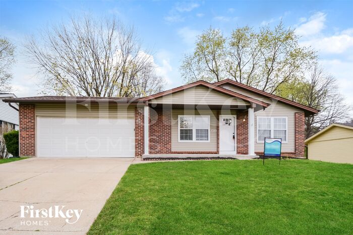 1510 Shadow Ln in St. Charles, MO - Building Photo