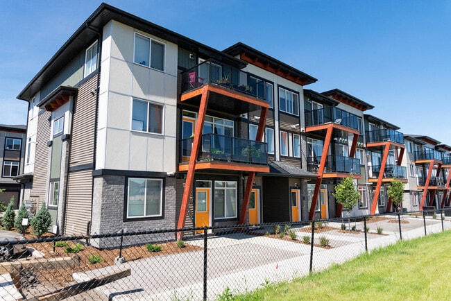 Essential Aurora in Edmonton, AB - Building Photo - Building Photo