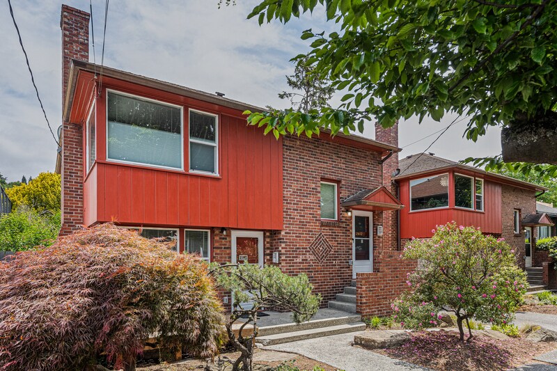 2610 58th Ave SW in Seattle, WA - Foto de edificio