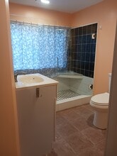 943 Casanova Ave, Unit Studio in Monterey, CA - Foto de edificio - Building Photo