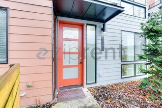 539 S Cloverdale St in Seattle, WA - Building Photo - Building Photo