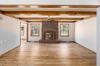 5723 Halsey St in Shawnee, KS - Building Photo - Building Photo