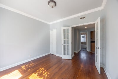 2446 N Hamlin Ave, Unit 2B in Chicago, IL - Building Photo - Building Photo