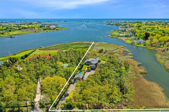 757 Montauk Hwy in Westhampton Beach, NY - Building Photo - Building Photo