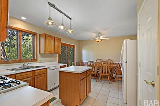 31 Troy St in Fox Lake, IL - Foto de edificio - Building Photo