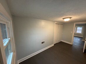 210 S Walnut St in Springfield, IL - Building Photo - Building Photo