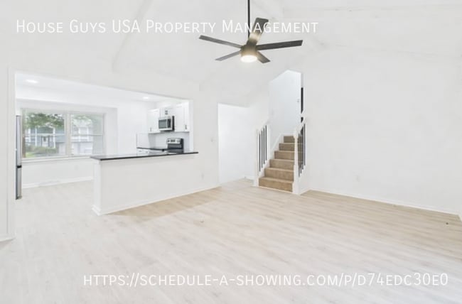 12006 Smalley Ave in Grandview, MO - Building Photo - Building Photo