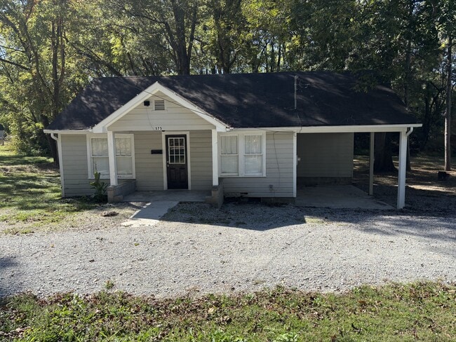 property at 575 Munford Giltedge Rd