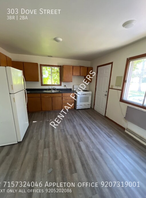 303 Dove St in Oshkosh, WI - Building Photo