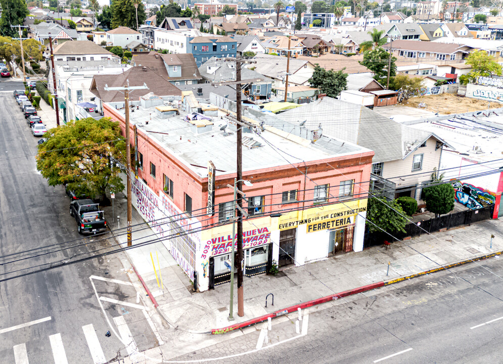 3030 W Pico Blvd in Los Angeles, CA - Building Photo