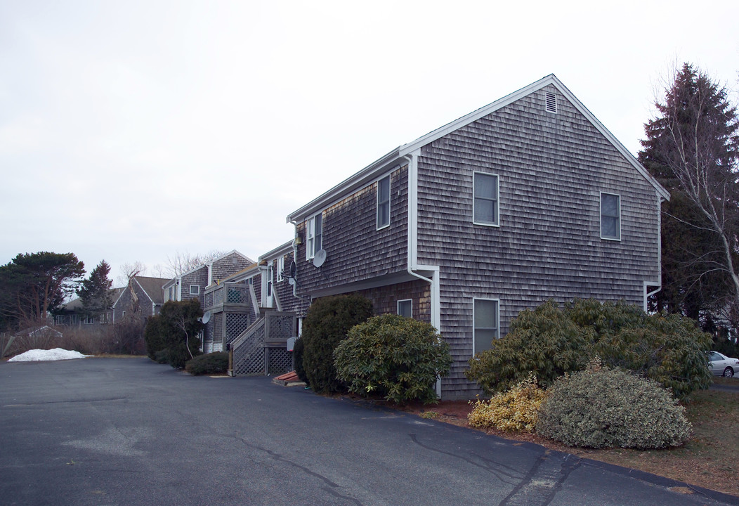 25 Cedar St in Hyannis, MA - Building Photo