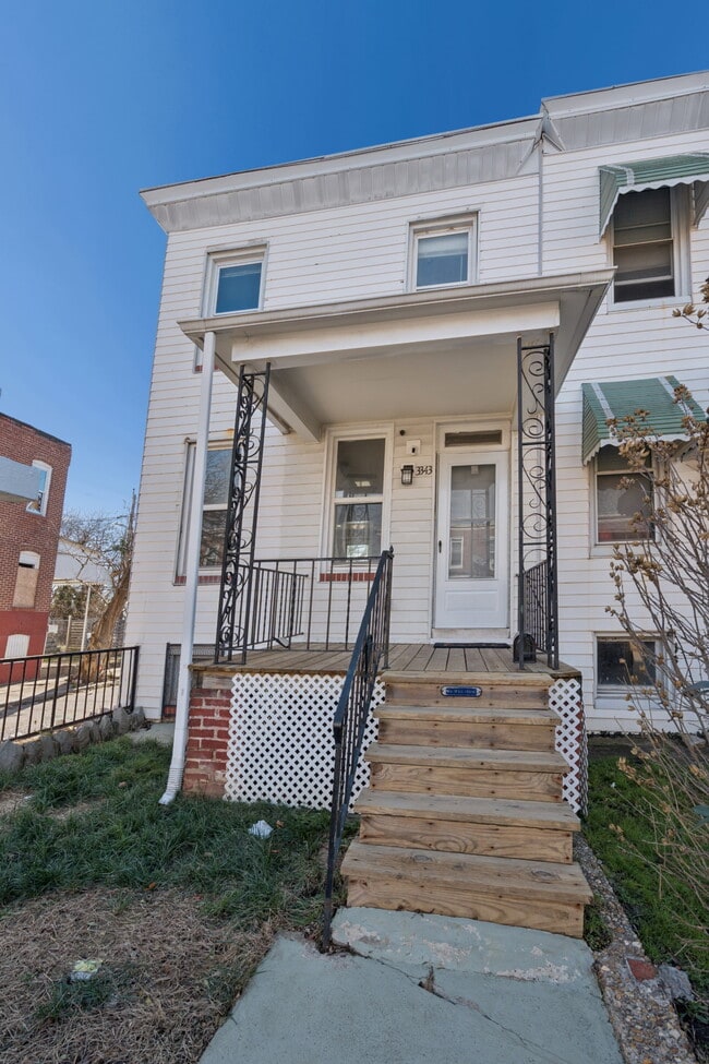 property at 3343 Ravenwood Ave