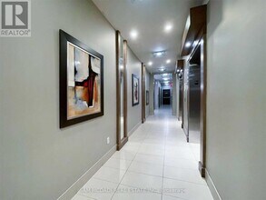 3525-3525 Kariya Dr in Mississauga, ON - Building Photo - Building Photo