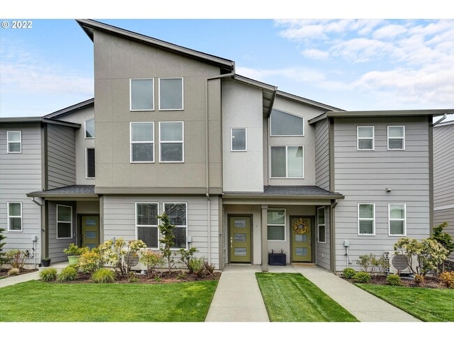 property at 8037 SE Engelmann St