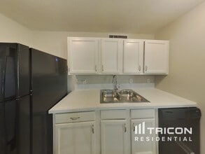 1711 Pilot Way in Garland, TX - Building Photo - Building Photo
