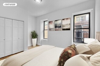 100 W 67th St in New York, NY - Foto de edificio - Building Photo