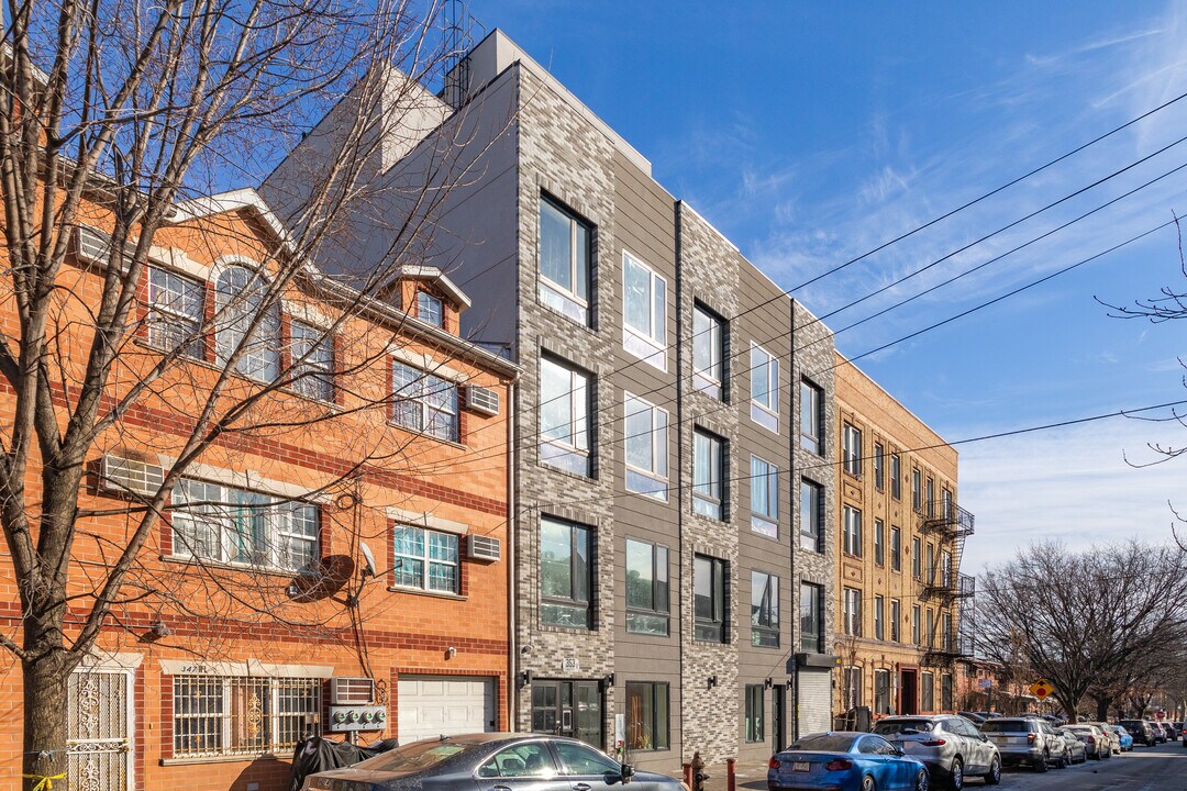 353 Miller Ave in Brooklyn, NY - Building Photo