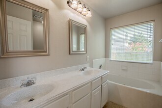 21547 Sullivan Forest Dr in Porter, TX - Building Photo - Building Photo