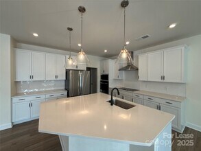 6032 Mariemont Cir in Charlotte, NC - Building Photo - Building Photo