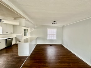 5601 Old Canton Rd in Jackson, MS - Building Photo - Building Photo