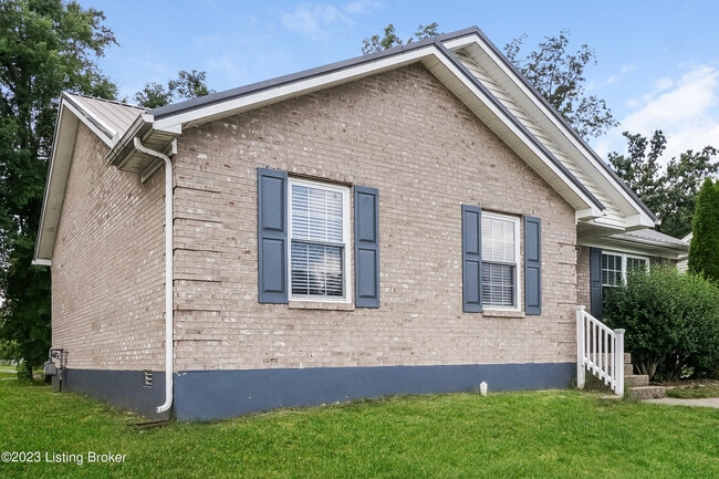 523 River Oaks Dr in Shepherdsville, KY - Building Photo - Building Photo