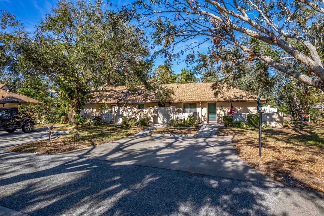 Southwinds at Five Lakes Condominium in Bradenton, FL - Building Photo