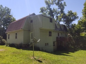 10 Norton Dr in Binghamton, NY - Building Photo - Building Photo