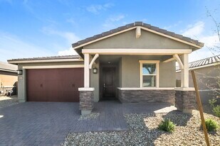 11039 W Pkwy Dr in Tolleson, AZ - Building Photo