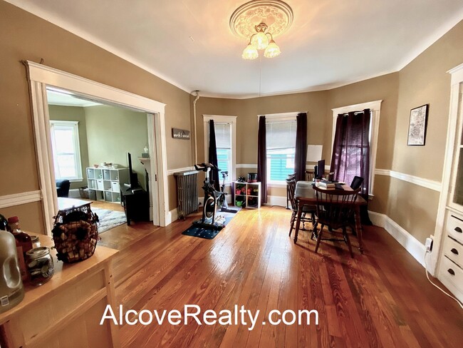 104 Rogers Ave, Unit 2 in Somerville, MA - Building Photo - Building Photo